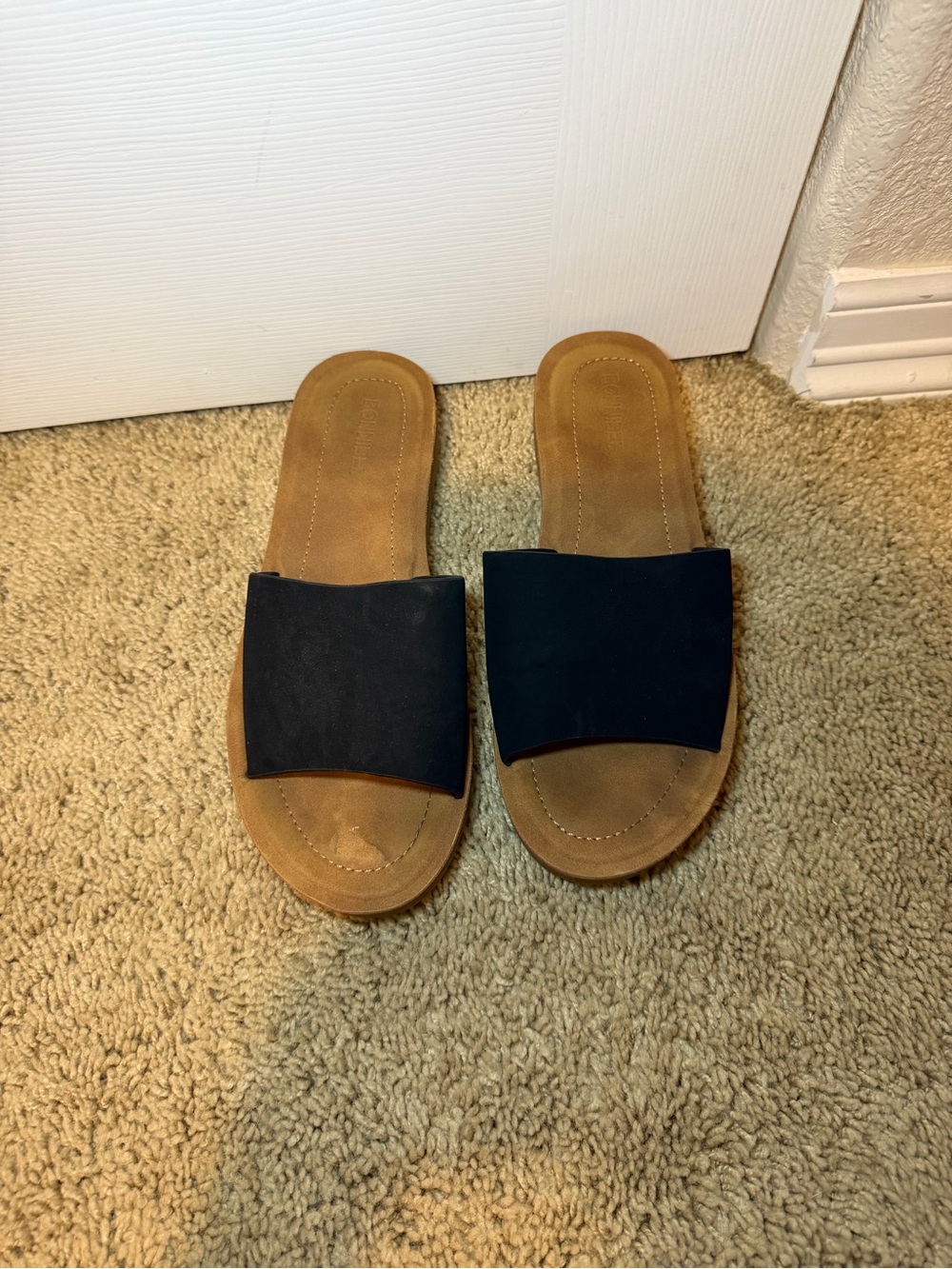 Women’s Slide Sandals in Black with Tan Footbed